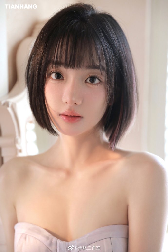 周星驰邀张艺兴零片酬再合作，张艺兴高情商回应引热议